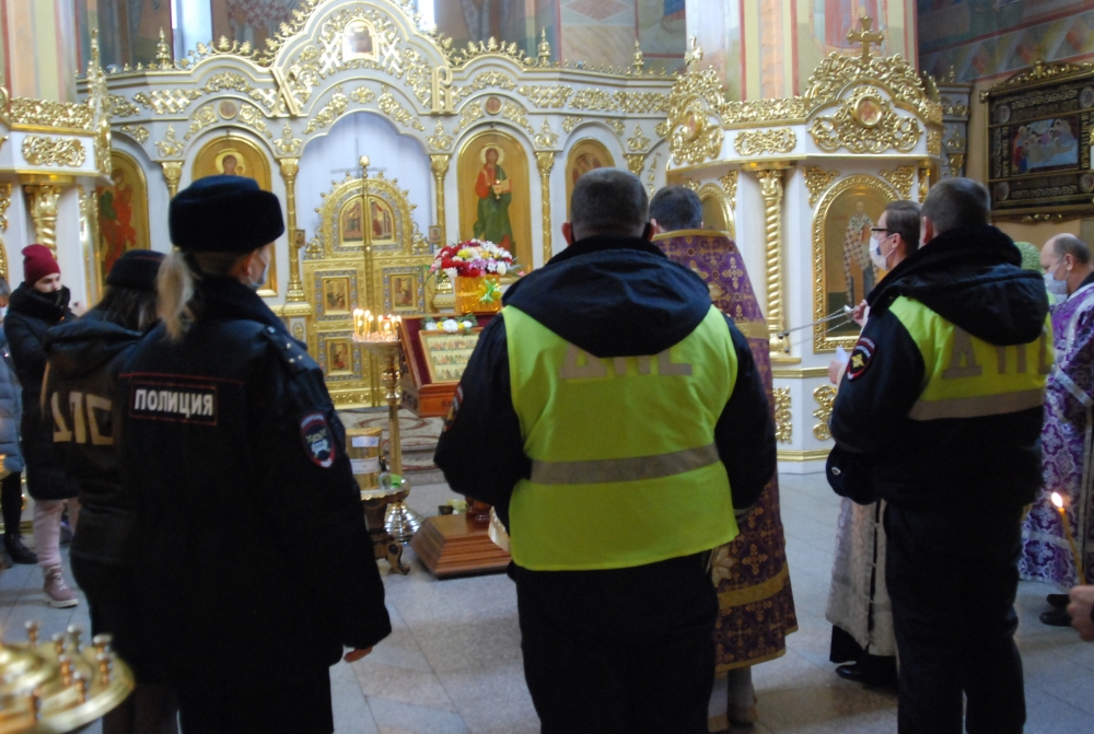 Полиция охраняет храмы на Рождество